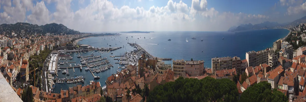 Image Installation borne de recharge Cannes