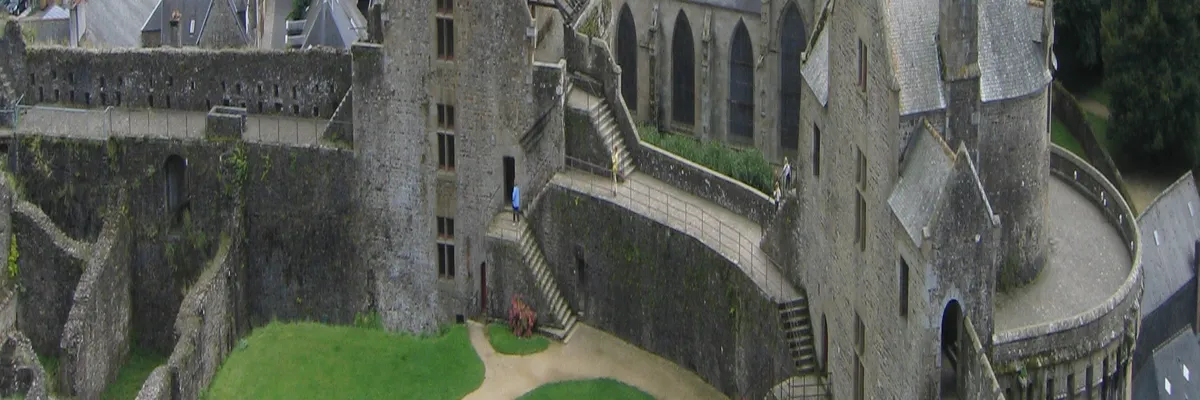 image-installation-borne-de-recharge-fougeres.webp Image Installation borne de recharge Fougères