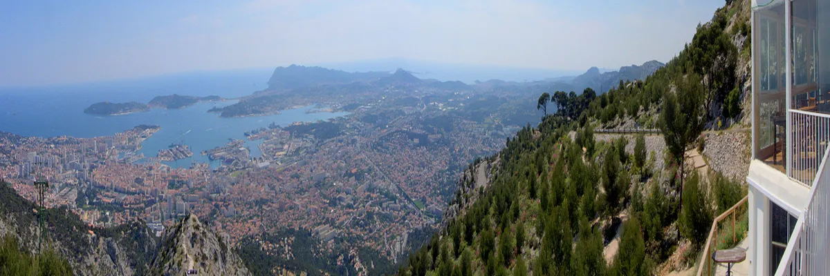 image-installation-borne-de-recharge-toulon.webp Image Installation borne de recharge Toulon