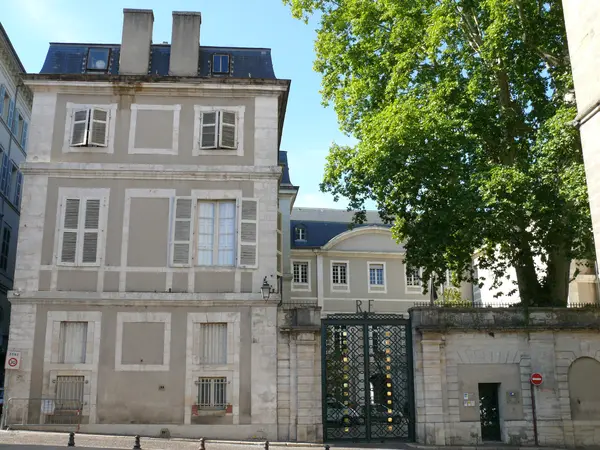 Borne de Recharge Auto Installation borne de recharge Lot